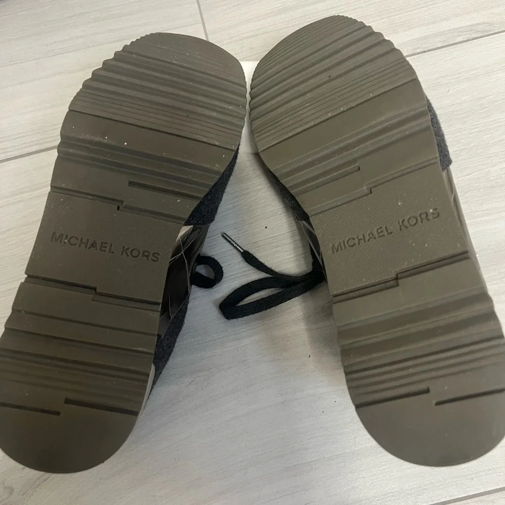 NEW Michael Kors Allie Trainer‎ Charcoal Flannel & Metallic Sneaker Sz 10